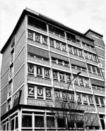 Solidarität - wir stehen zusammen - Buchstaben am DGB-Haus